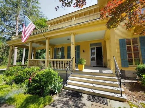 39 Main St, Stockbridge, MA, 01262 | Card Image