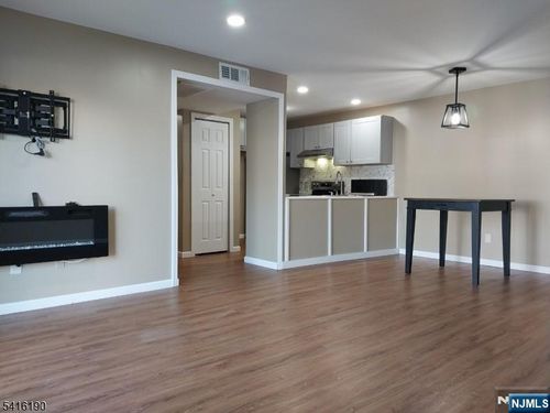 753 Summer Ave, Newark, NJ, 07104-5010 | Card Image