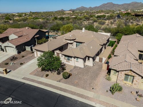 13675 N Napoli Way, Oro Valley, AZ, 85755-8558 | Card Image