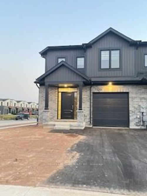 7129 Parsa St, Niagara Falls, ON, L2H3T2 | Card Image