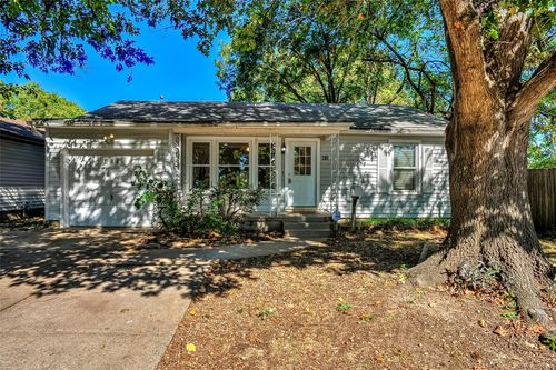 411 W Taylor St, Sherman, TX, 75092-2749 | Card Image