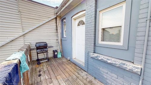 961-1/2 King St E, Hamilton, ON, L8M1C3 | Card Image