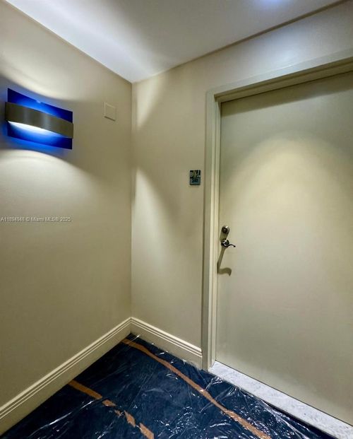 apt-2411-185 Sw 7th St, Miami, FL, 33130-2975 | Card Image