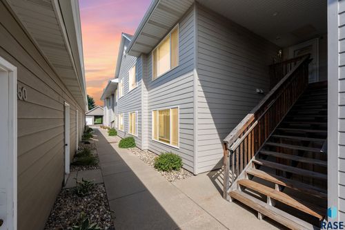 51-7115 W 56th St Street, Sioux Falls, SD, 57106 | Card Image