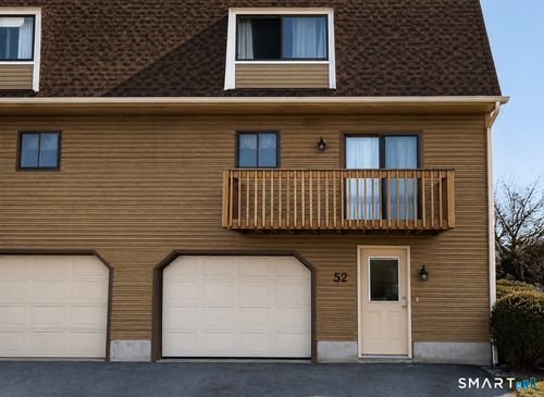 52-895 Matthews St, Bristol, CT, 06010-2230 | Card Image