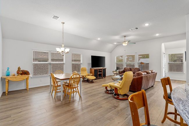 728 Clear Spring Ln, House other with 3 bedrooms, 2 bathrooms and 2 parking in Leander TX | Image 8