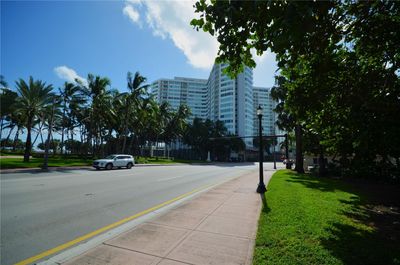 501 - 7135 Collins Ave, Condo with 1 bedrooms, 2 bathrooms and null parking in Miami Beach FL | Image 1