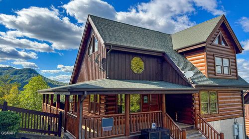 1352 Timberwolf Way, Sevierville, TN, 37876 | Card Image