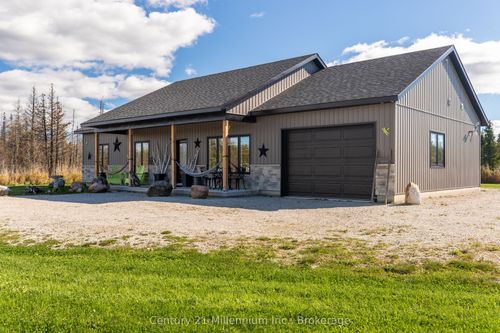 621 Lindsay 30 Road, Northern Bruce Peninsula, ON, N0H1Z0 | Card Image