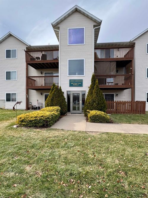a-6-4600 Grand Avenue, Davenport, IA, 52807 | Card Image