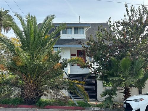 152 N Benton Way, Los Angeles, CA, 90026-4704 | Card Image