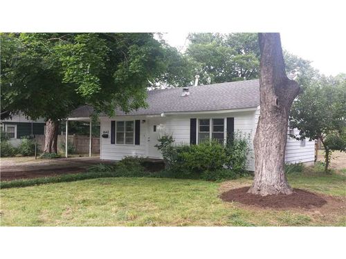 1642 N Oakland Ave, Fayetteville, AR, 72703-1745 | Card Image