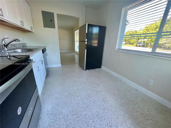 2207 - 2209 Ne 15th Ave, Home with 1 bedrooms, 1 bathrooms and null parking in Wilton Manors FL | Image 11