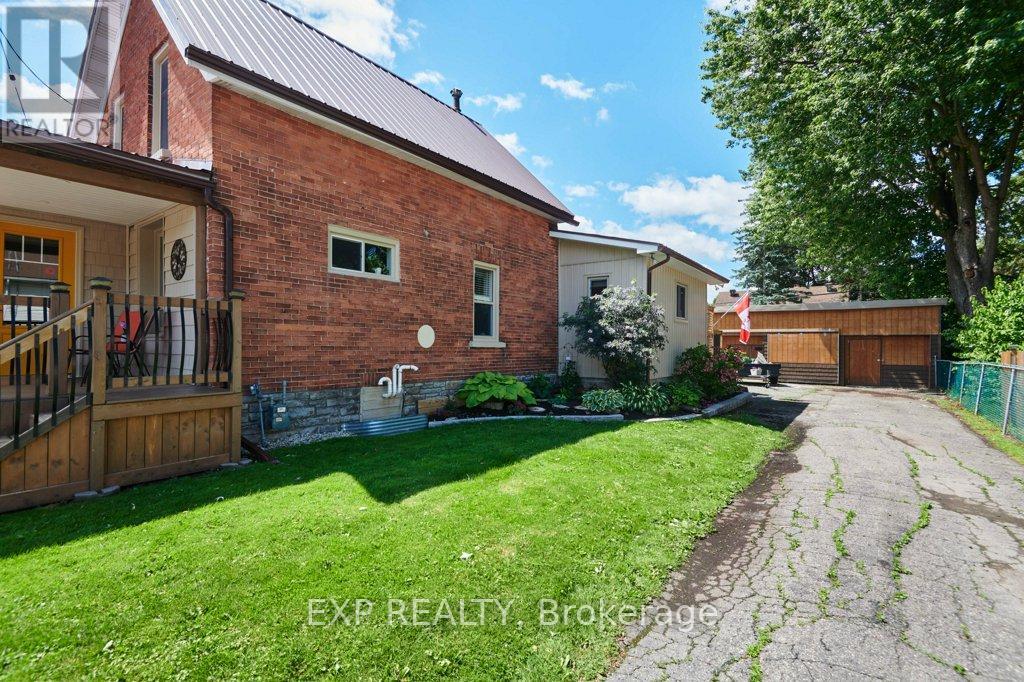 Residential in Brockville 5