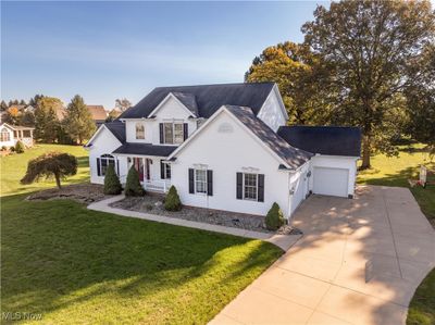 2794 Chadington Circle Nw, House other with 5 bedrooms, 3 bathrooms and null parking in Uniontown OH | Image 2