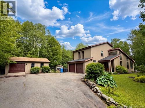 200 Robin Hood Ave, North Tetagouche, NB, E2A4Y7 | Card Image