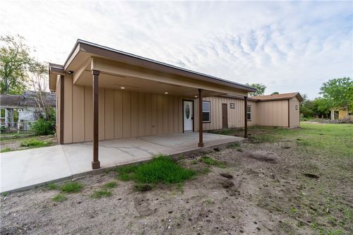 404 Dewey Ave, Alice, TX, 78332-6048 | Card Image