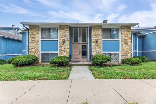 201-8143 Holmes Rd, Kansas City, MO, 64131-2191 | Card Image
