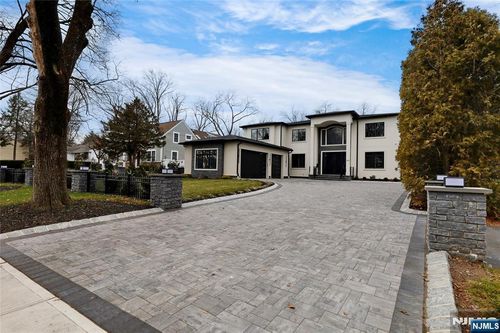 311 N Farview Ave, Paramus, NJ, 07652-3334 | Card Image