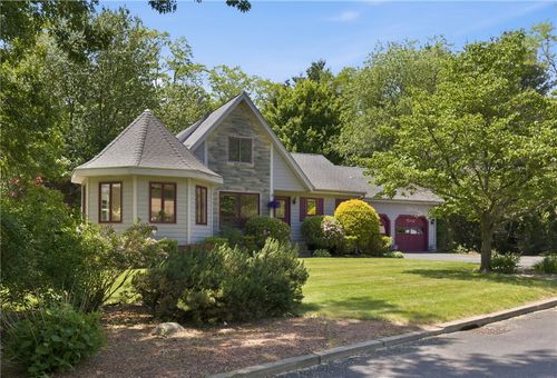 32 Briarwood Rd, Lincoln, RI, 02865-1003 | Card Image