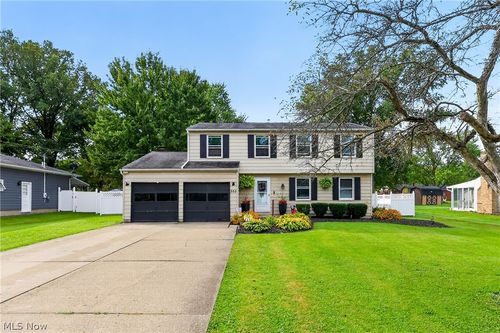 355 Earl Dr Nw, Warren, OH, 44483-1113 | Card Image