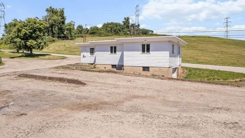 810 Carlton Dr, Bentleyville, PA, 15314-1901 | Card Image