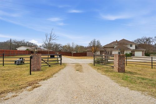 11645 N State Highway 36, Jonesboro, TX, 76538-1137 | Card Image