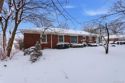 28807 Somerset Pl, Lathrup Village, MI, 48076-7014 | Card Image