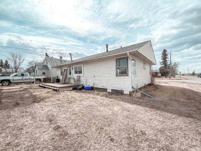 4647 53 Street, Home with 2 bedrooms, 1 bathrooms and 1 parking in Rycroft AB | Image 6