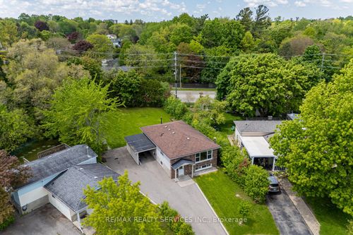 71 Helene Cres, Waterloo, ON, N2L5E6 | Card Image