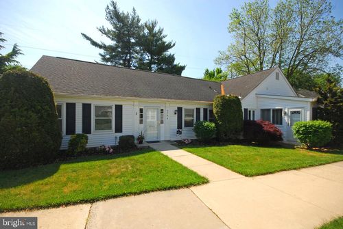 276A Milford Ln, Monroe Twp, NJ, 08831-6651 | Card Image