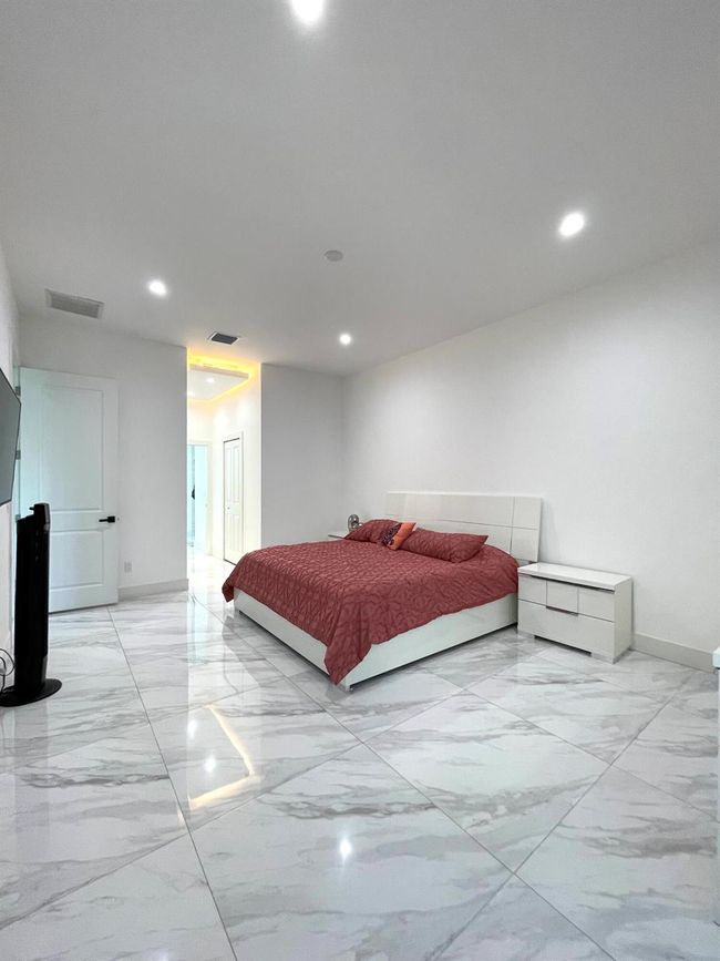 205 Sw Chapman Ave, House other with 4 bedrooms, 2 bathrooms and null parking in Port St. Lucie FL | Image 21
