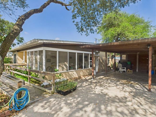 1429 S Mathis St, House other with 2 bedrooms, 1 bathrooms and null parking in Rockport TX | Image 4