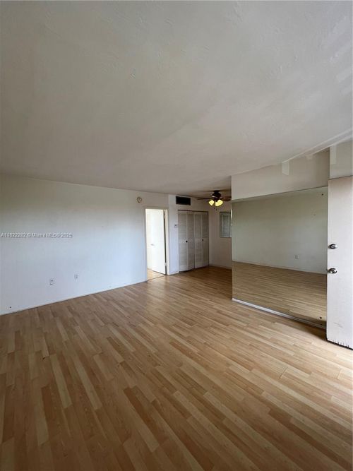 apt-511b-1475 Ne 125th Ter, North Miami, FL, 33161-5279 | Card Image