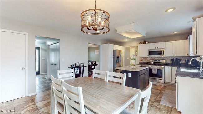 DINETTE AREA VIEW 2. | Image 14