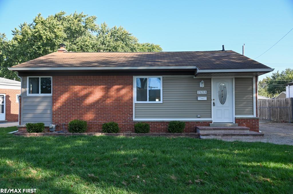 Parkway St, Saint Clair Shores, MI 48082