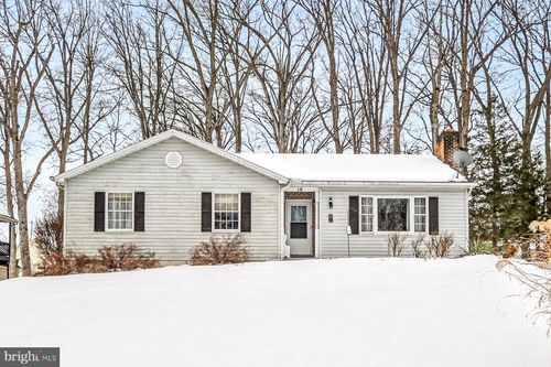 16 Halleck Dr, EAST BERLIN, PA, 17316-9352 | Card Image