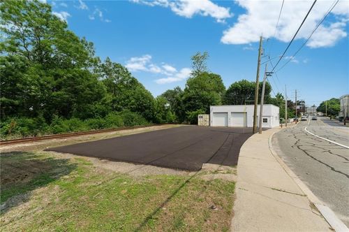 250 Manville Rd, Woonsocket, RI, 02895-5402 | Card Image