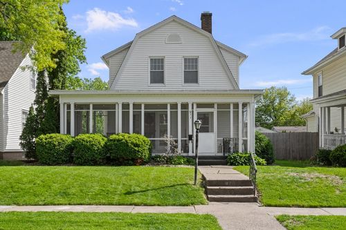 911 Grand Ct, Davenport, IA, 52803-2541 | Card Image