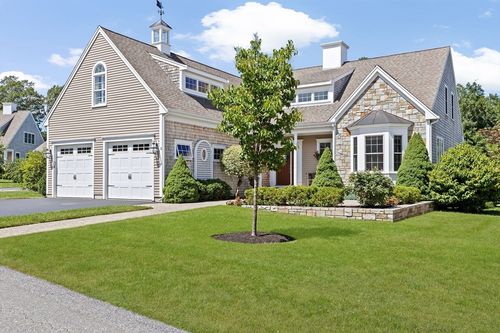 5 Callahan Pl, Hingham, MA, 02043-2546 | Card Image