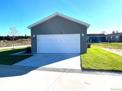 2780 Naples, Home with 3 bedrooms, 2 bathrooms and null parking in Lapeer Twp MI | Image 2