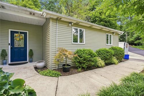 3408 Oak Hill Rd, Emmaus, PA, 18049-4421 | Card Image