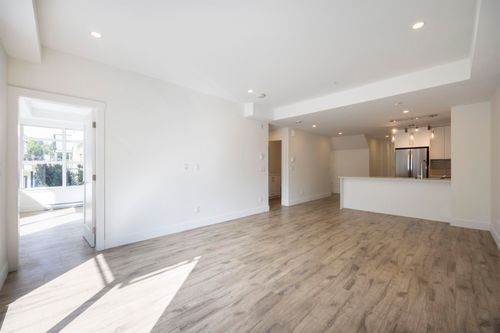 11-6328 King George Blvd, Surrey, BC, V3X0L4 | Card Image