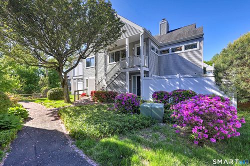 70-70 Country Pl, Shelton, CT, 06484-3862 | Card Image