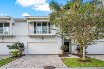 5272 Cambridge Court Court, Townhouse with 3 bedrooms, 2 bathrooms and null parking in Palm Beach Gardens FL | Image 1