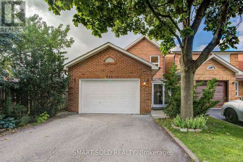 857 Messenger Meadow Dr, Mississauga, ON, L5C3T1 | Card Image