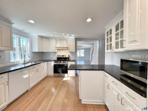 8 Muriel St, Norwalk, CT, 06851-3019 | Card Image