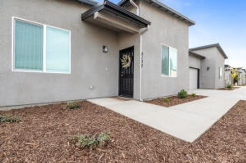4104-4108 E Kaweah Ave, Visalia, CA, 93292-3703 | Card Image