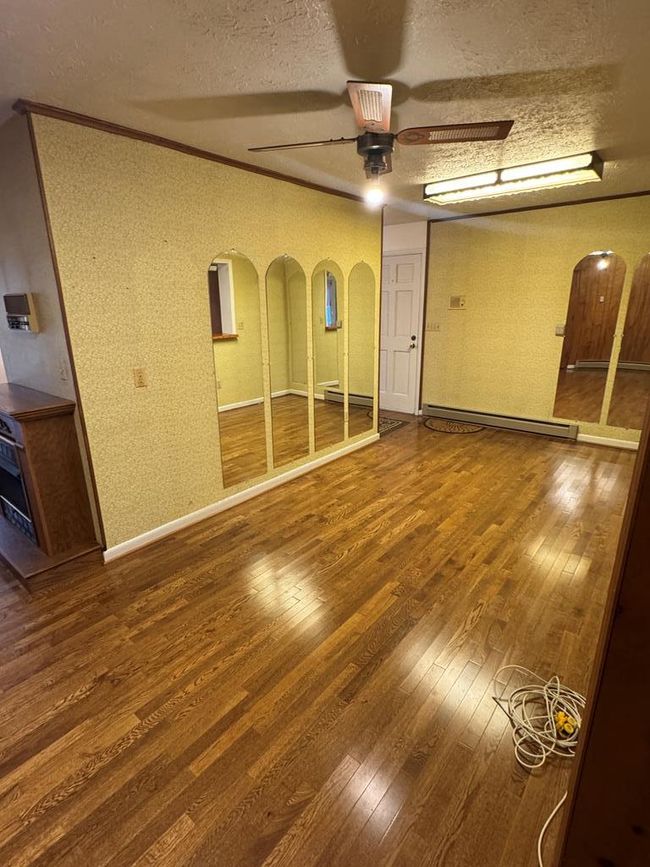 573 Cresswood Dr, House other with 3 bedrooms, 2 bathrooms and 1 parking in Richlands VA | Image 18
