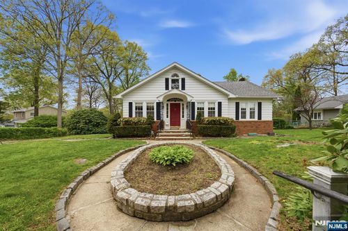 28 Sunset Road, Ringwood, NJ, 07456 | Card Image